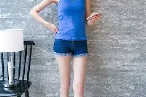 震惊！娱乐博主“吃瓜少女张小寒”全网封禁背后真相曝光！